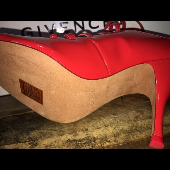 New Givenchy Patent Leather Lace-up Mules - Picture 5 of 8